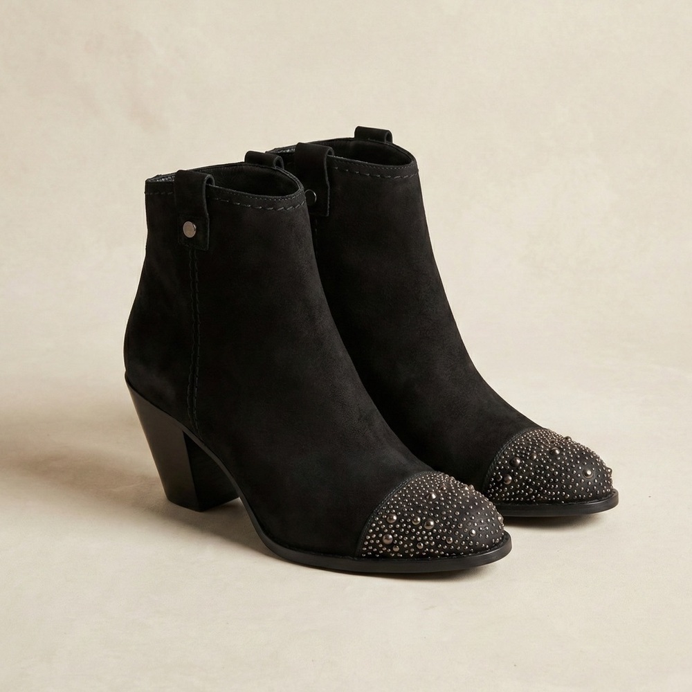 Stuart Weitzman Black Suede Studded Cap Toe Block Heel Ankle Booties 7.5 Narrow